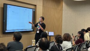 Khun Seksan explaining about AI transforming
