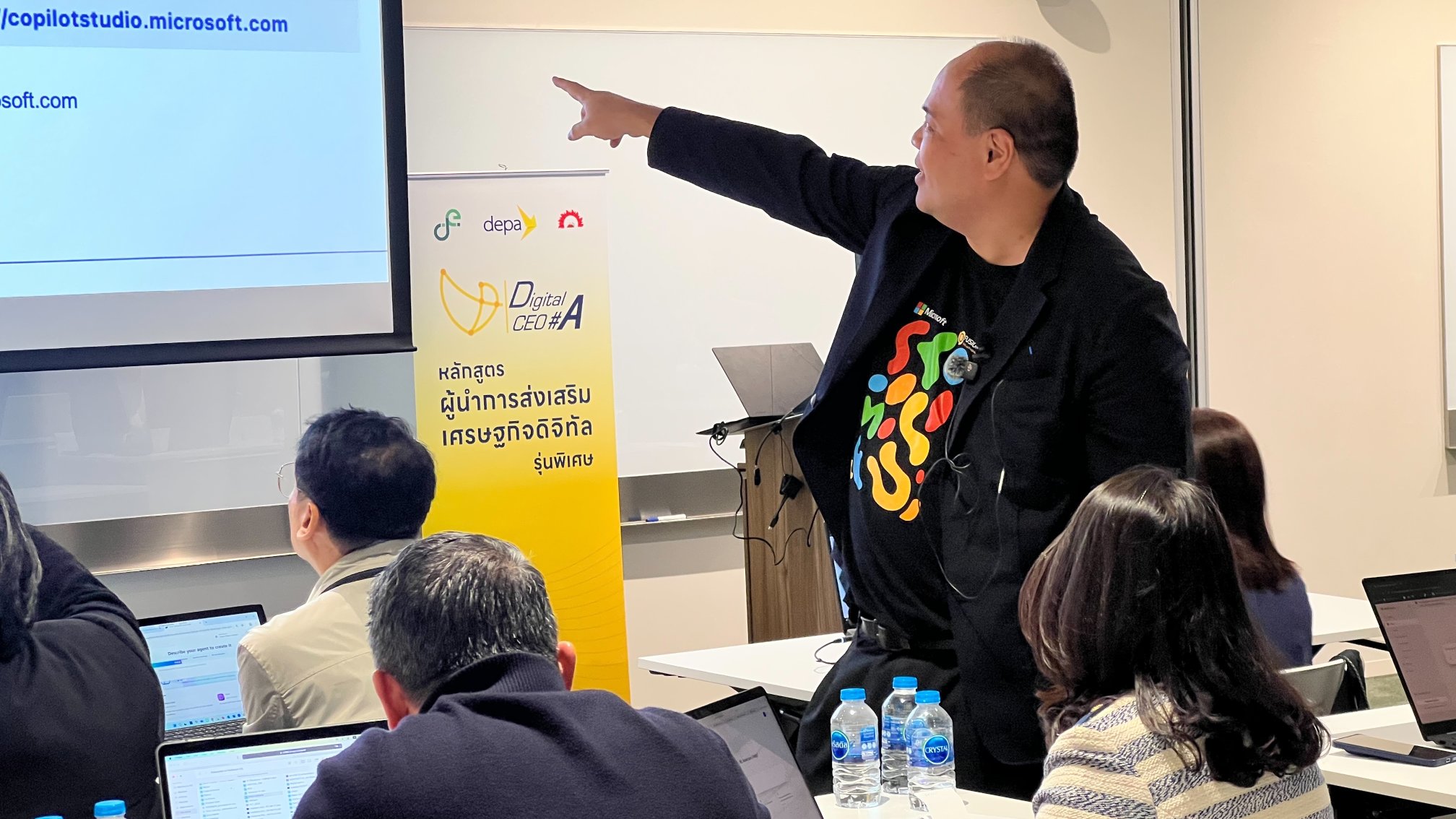 Khun Supakit share AI Knowledge @ Digital CEO